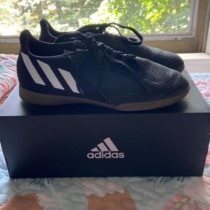 Adidas Black Predator Size 3Y Indoor Soccer Sneakers